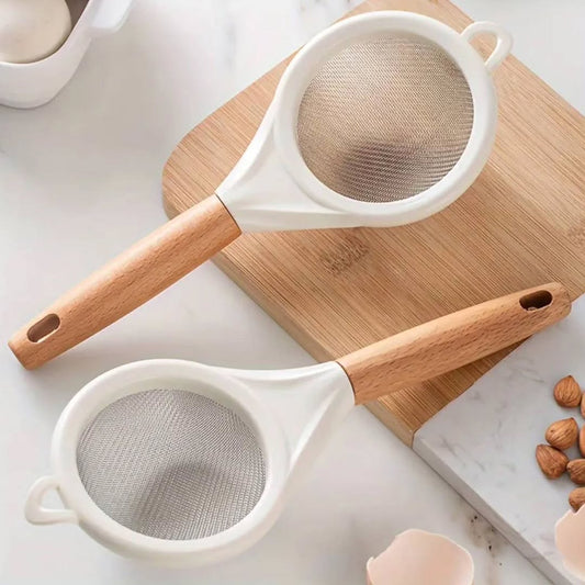 Wooden handle stainless mesh sieve