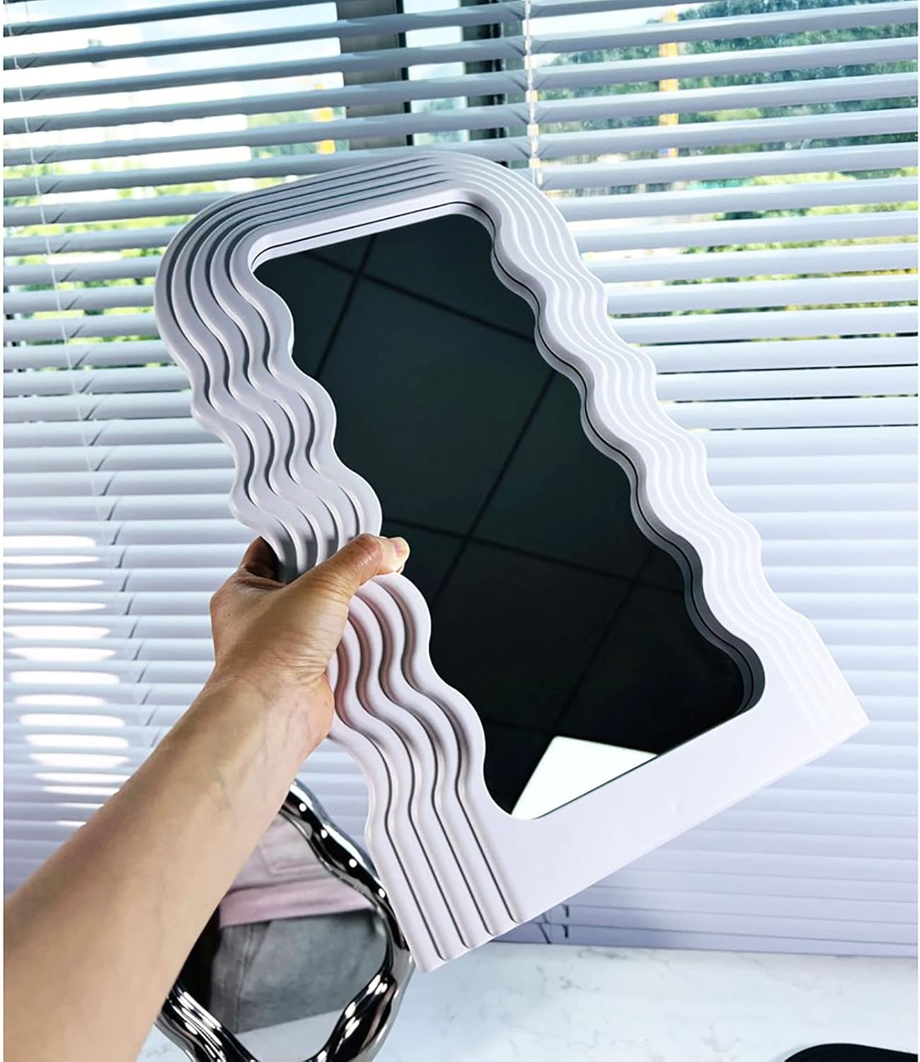 Desktop Wavy Mirror