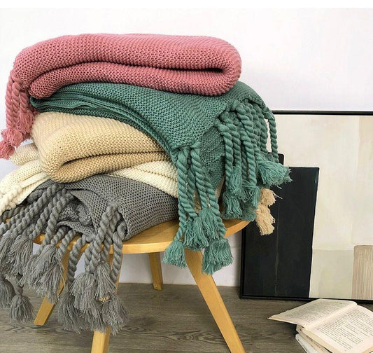 Supper Soft Knitted Throw Blanket